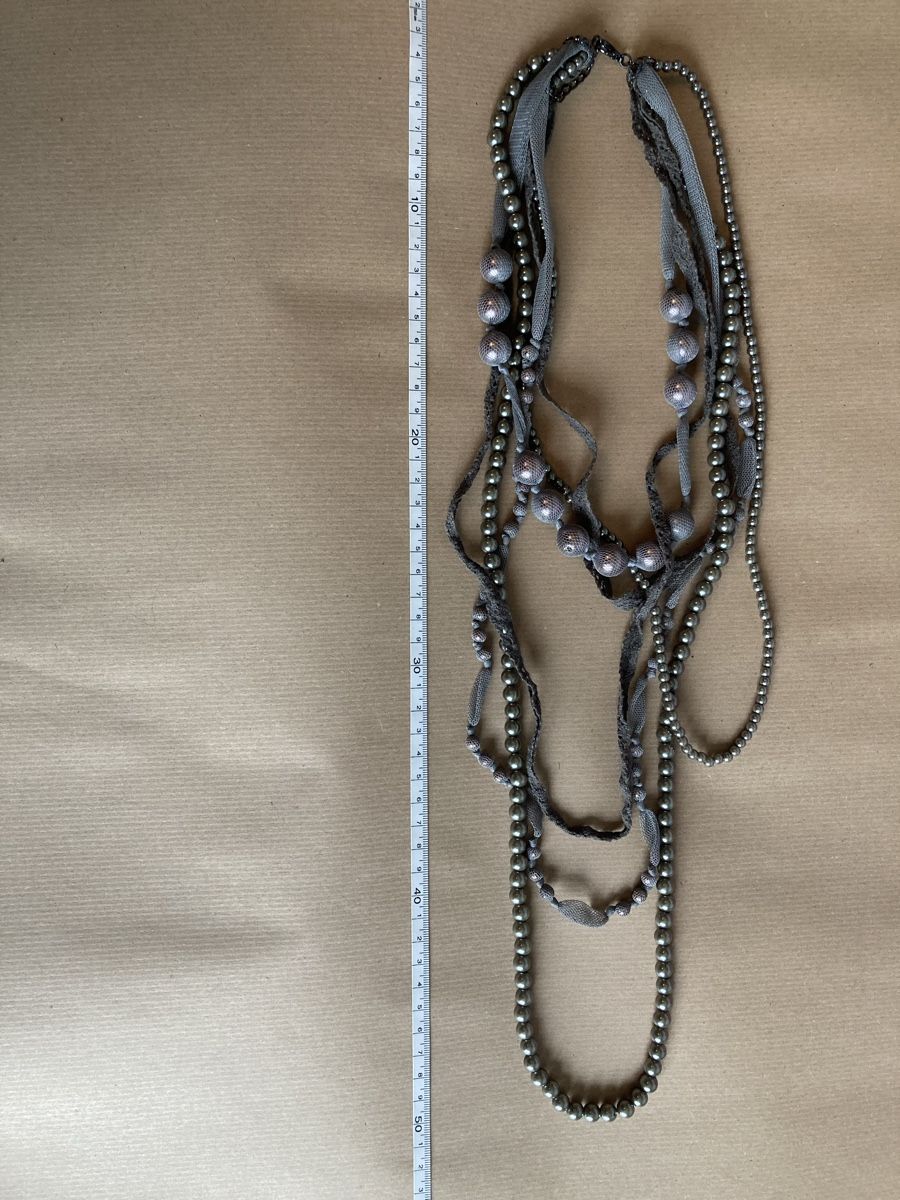 Ketten: Collier gris perles et rubans – Neu (gemäss Beschreibung) aus Genève von ct_fqr8