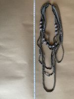Collier gris perles et rubans