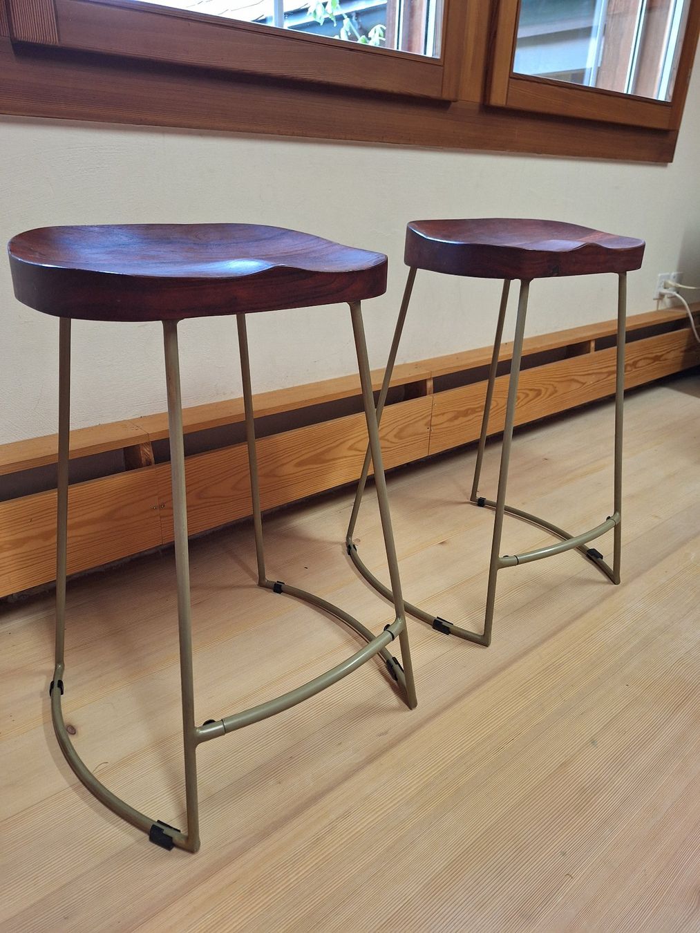Sgabelli: Barhocker Mango-Holz Metall 2er Set Sitzhöhe ca. 62cm – Usato da Kaltbrunn venduto da pidi94