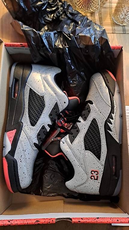 Jordan Herrenschuhe: Air Jordan "Neymar" – Neu und originalverpackt aus Baar von hakanjanik