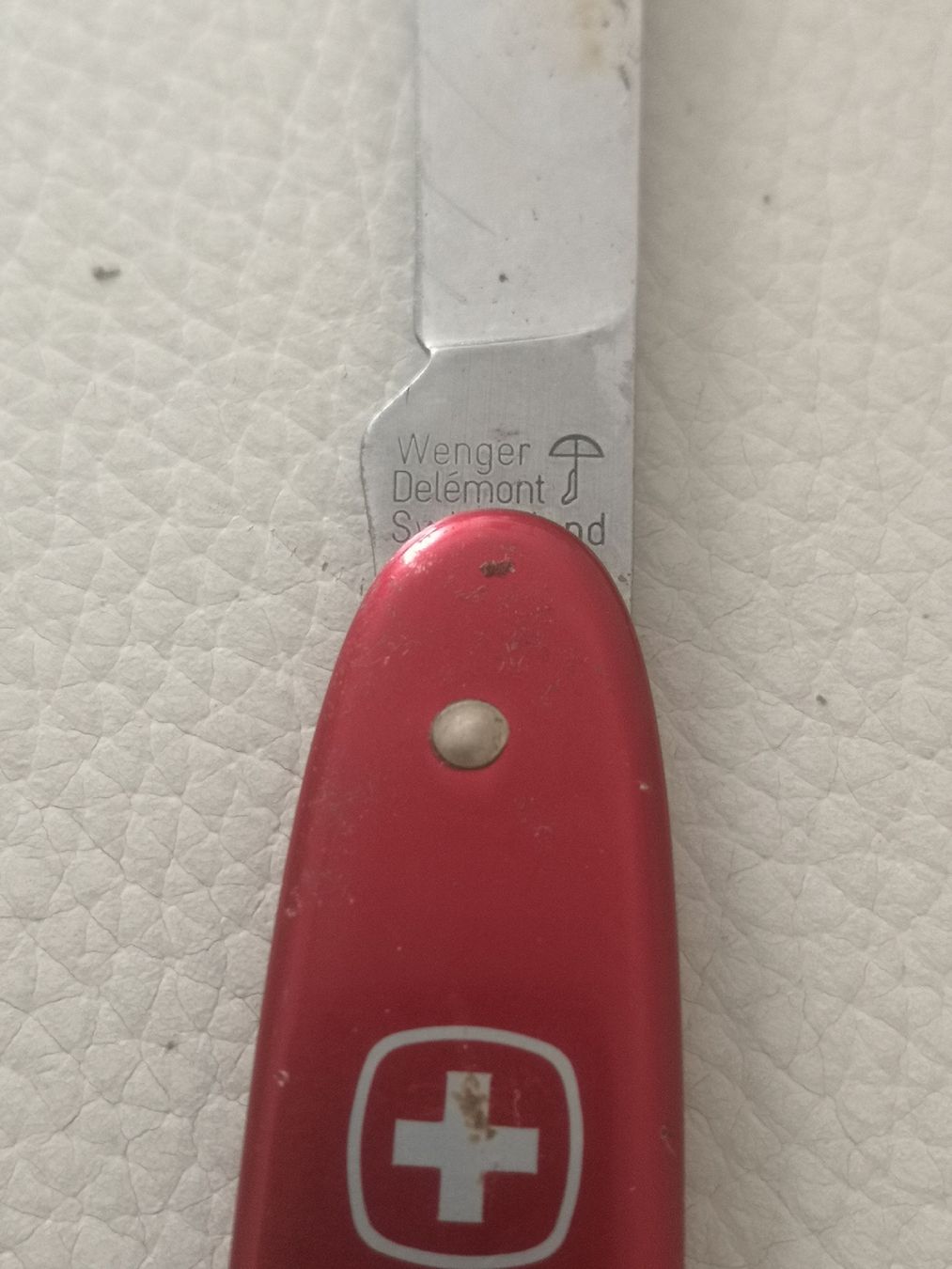 Wenger Coltelli tascabile: Wenger Delémont Taschenmesser, Rot, gebraucht, – Usato da Belp venduto da mar_76s8 2