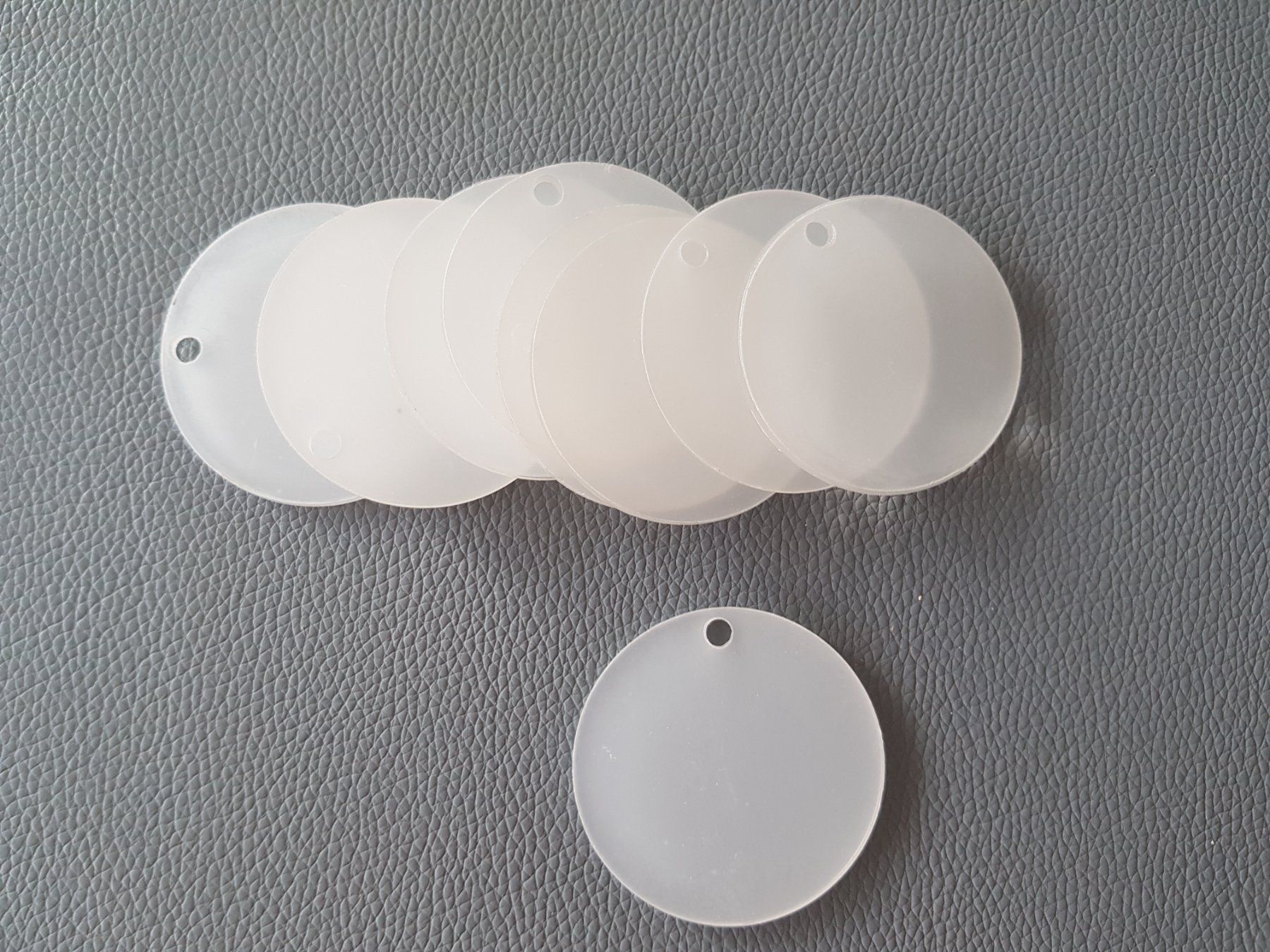 Tutte le decorazioni: Acryl Schild 5 cm mit Loch, Plexiglas Schilder – Nuovo e nell'imballaggio originale da Münchenstein venduto da beb_tw68
