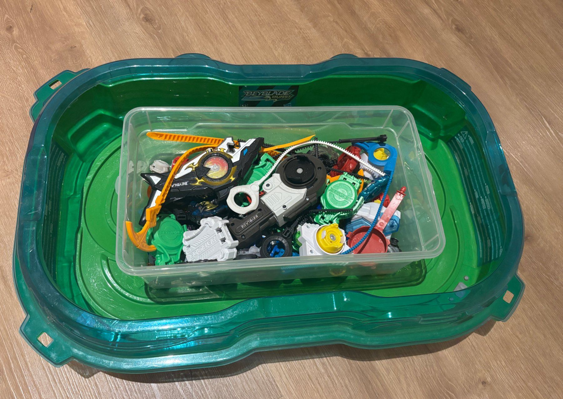 Giocattoli: Beyblade-Kreisel-Set  / Set de toupies Beyblade – Usato da Belp venduto da Cassenoix