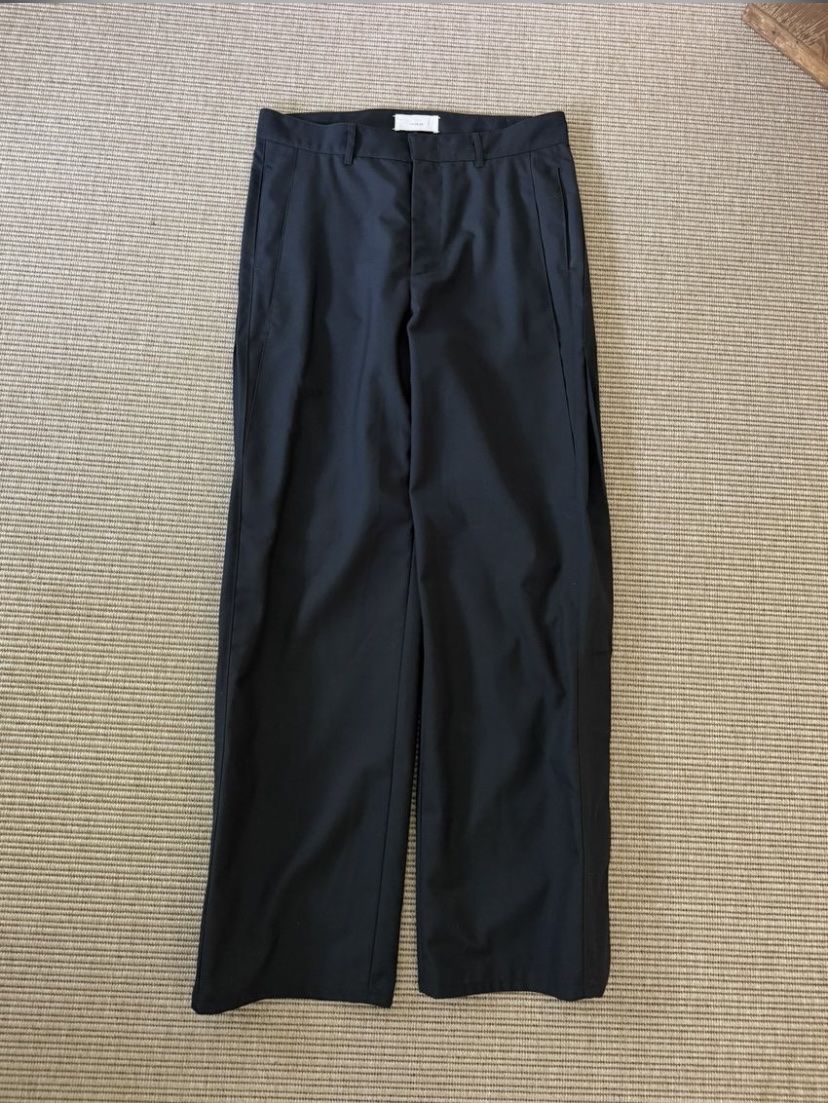 Pantaloni: Vuja De Gala Pleat Trousers – Usato da Oberkirch LU venduto da benjaminflower