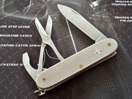 Victorinox Voyageur-Mod., W3rktrieb OC Titan-Scales