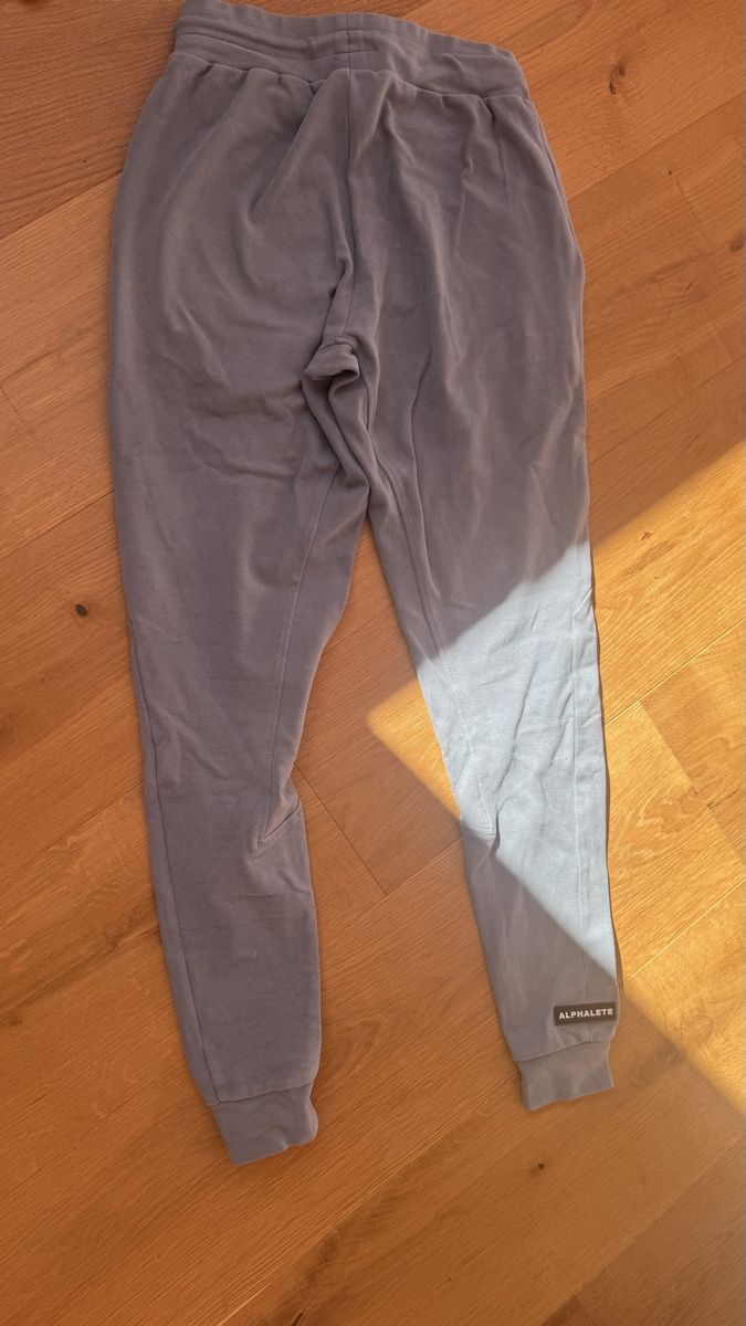 Alphalete Pantaloni: Alphalete Jogginghose XS – Usato da Gelterkinden venduto da teddywidder 2
