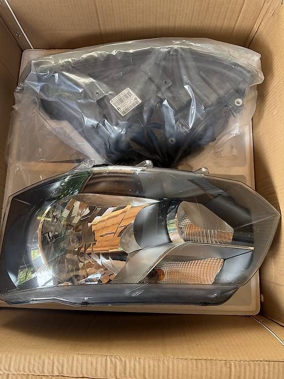 Alle Autoersatzteile: VW T5 Multivan 2011-2016 – Gebraucht aus Minusio von ret_t8gd