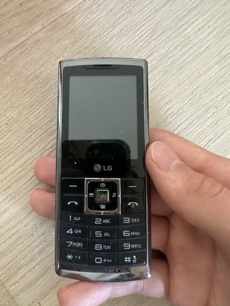 LG Handys / Smartphones: LG Handy schwarz – Gebraucht aus Fribourg von wat_2cff 1