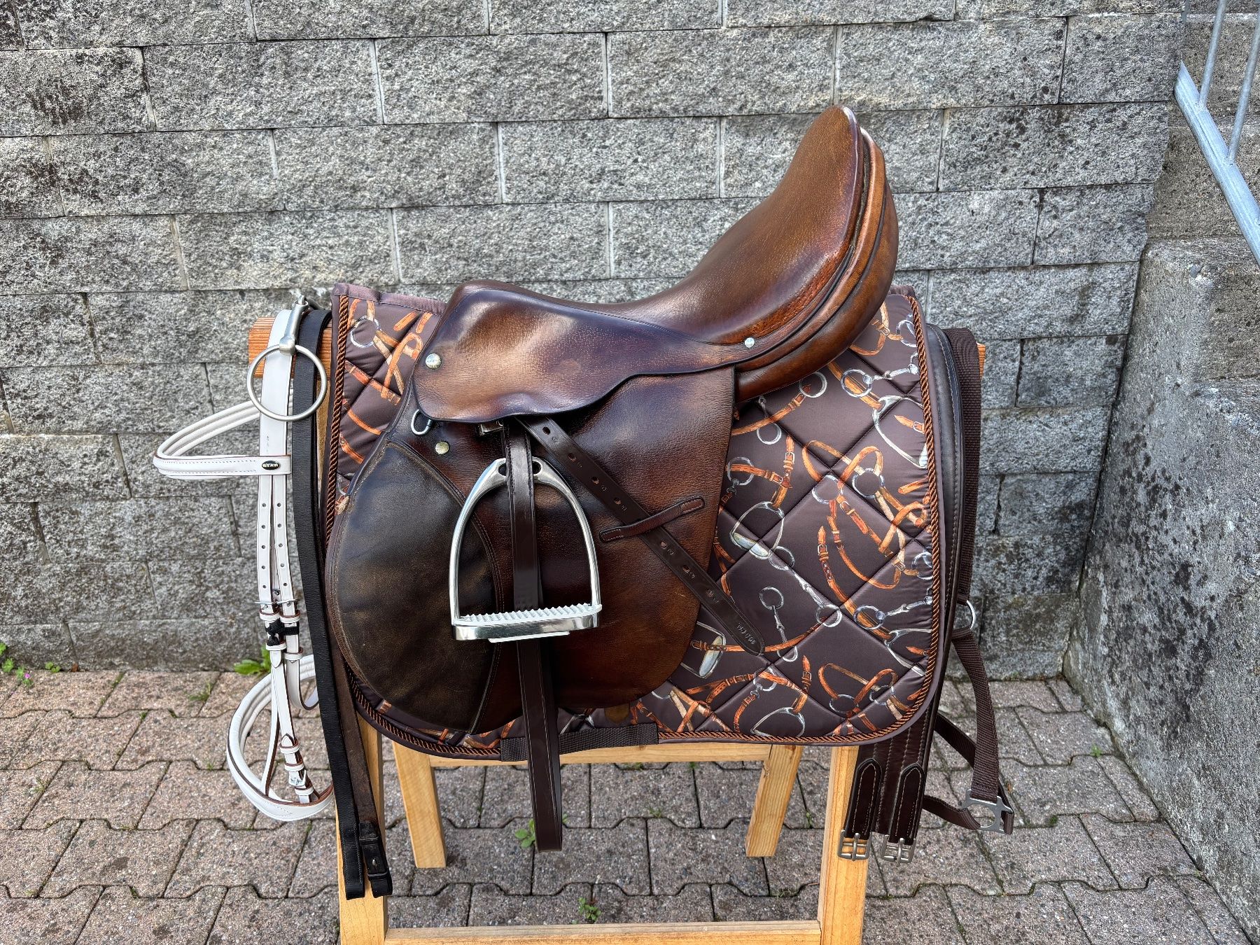 Selle & Accessori: schöner Vielseitigkeitssattel von E. Nyffenegger Bern – Usato da Feldbach venduto da Fea1 1