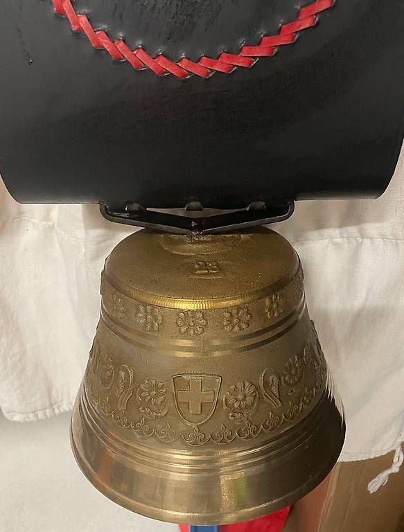 Glocken & Treicheln: Glocke Messingguss – Gebraucht aus Weiningen TG von BC-Aler-65 4
