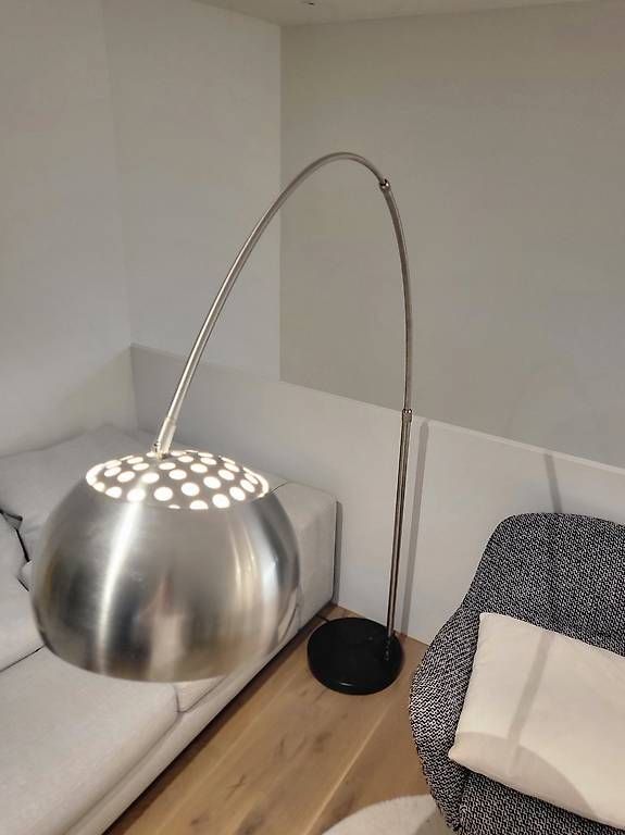 Lampen: Zeitlose Bogenlampe – Gebraucht aus Oberwil BL von fri_xt6k 1