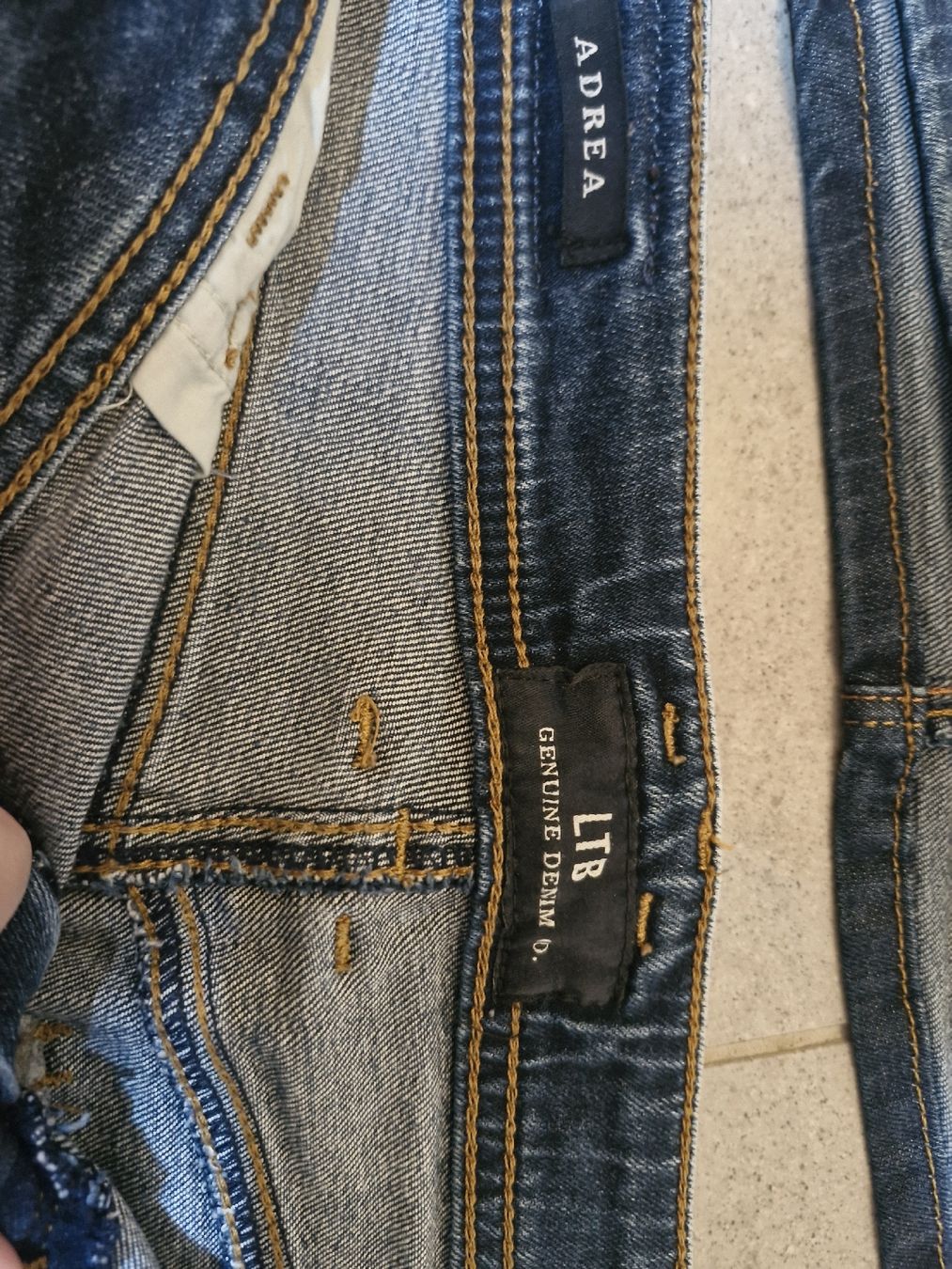 Gonne: Mini Jeansröcke Set, Grösse 36 und M, – Usato da Hergiswil LU venduto da 88winu 1