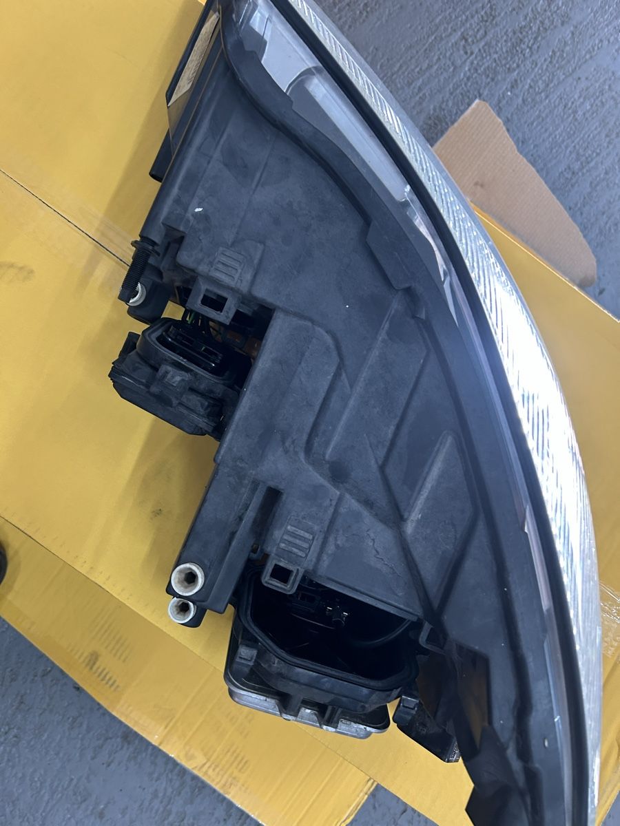 Fari: Scheinwerfer zu Skoda Scout bj 2011 – Usato da Präz venduto da Racer.98 1
