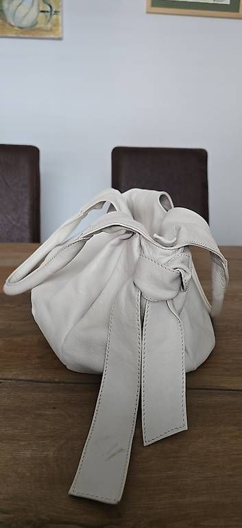 Borse da donna: Cremebeige Echtleder-Schulterhandtasche – Usato da Schlieren venduto da kat_t6xw 1