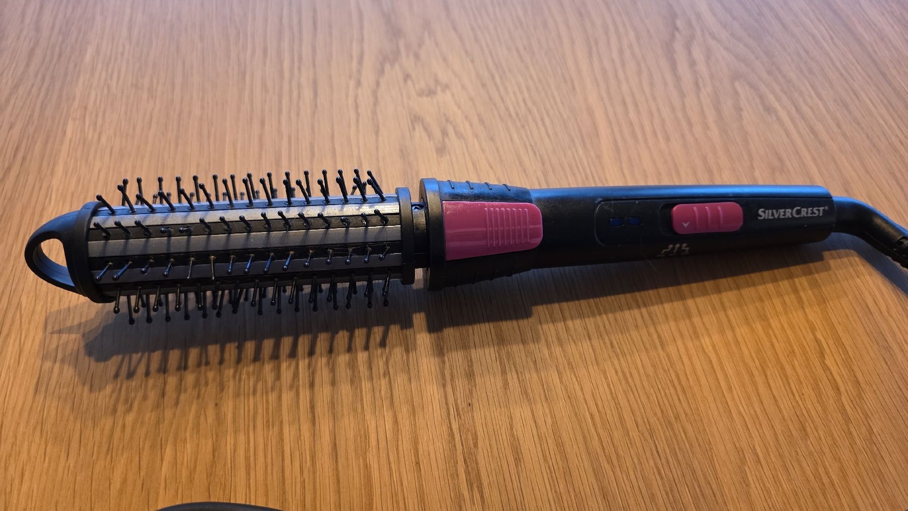SilverCrest Produits de soins capillaires: SilverCrest Warmluftbürste / Stylingbürste – gebraucht – D'occasion à Lohn-Ammannsegg par Therealgodfather 1