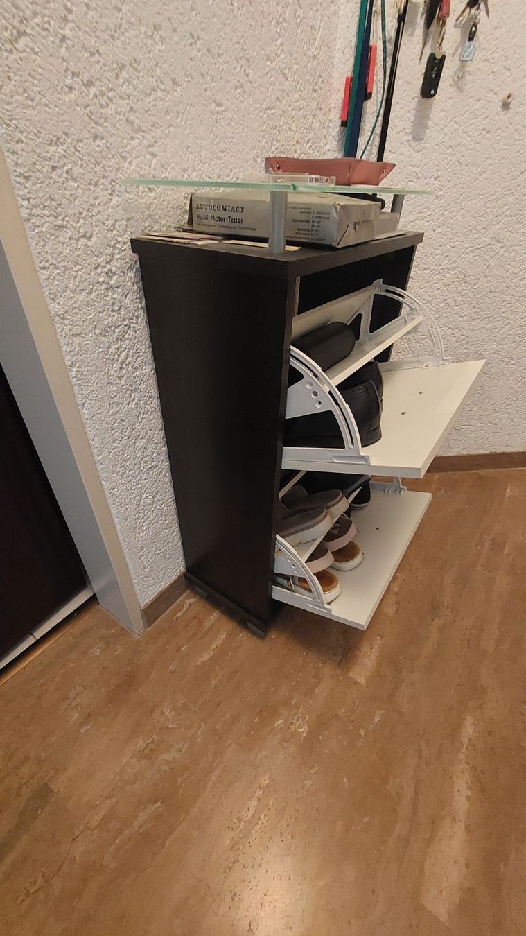Kommoden: Schuhschrank schmal mit mattierer Glasablage – Gebraucht aus Subingen von Suprasales 2