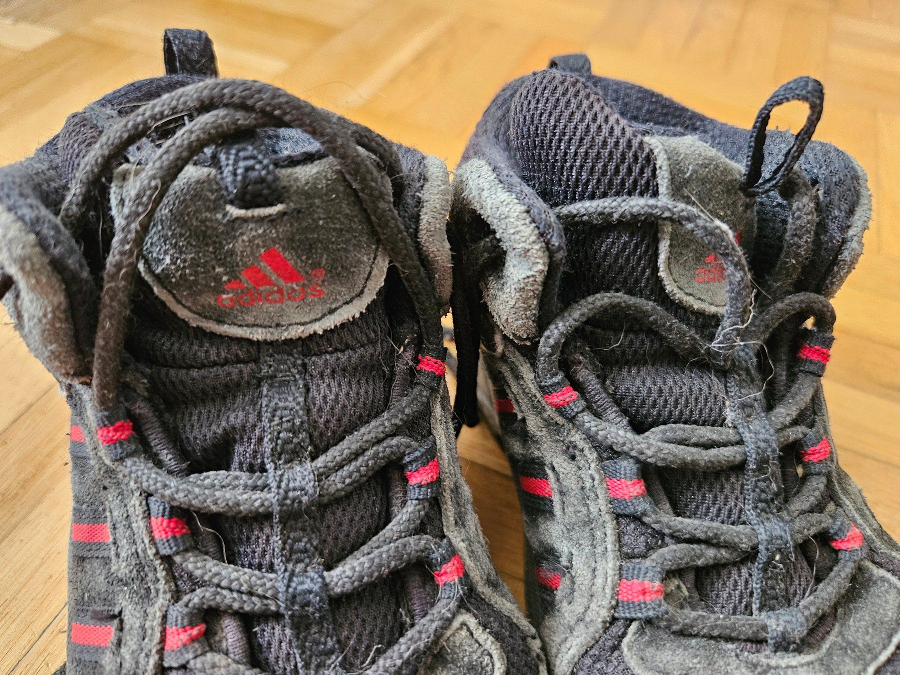 Adidas Chaussures garçon: Wanderschuhe adidas Gr. 27 – D'occasion à Unterengstringen par saraman 1