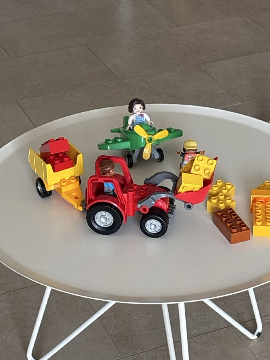 Lego Jeux de construction: Tracteur et avion Duplo  – D'occasion à Lausanne par pabernard 2