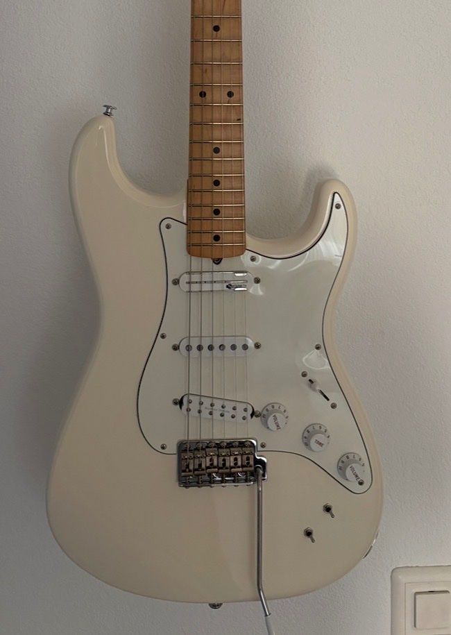 Fender Strumenti musicali: Fender Ed O'Brien Sustainer Stratocaster, Olympic White – Nuovo (secondo la descrizione) da Visp venduto da Toro6 1