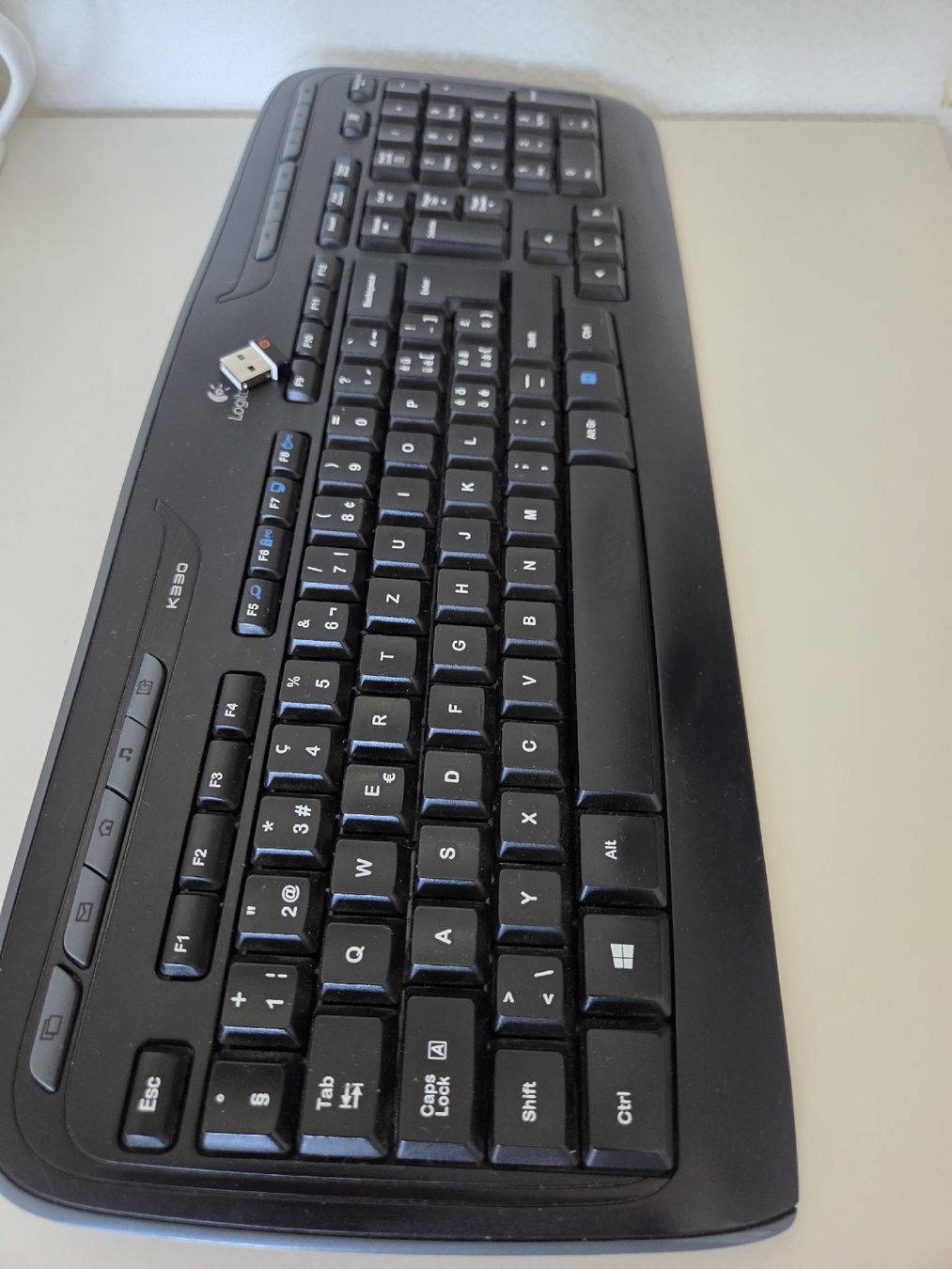 Logitech Tastaturen: Clavier Logitech K330 – Gebraucht aus Lausanne von fashionistagirlie 1
