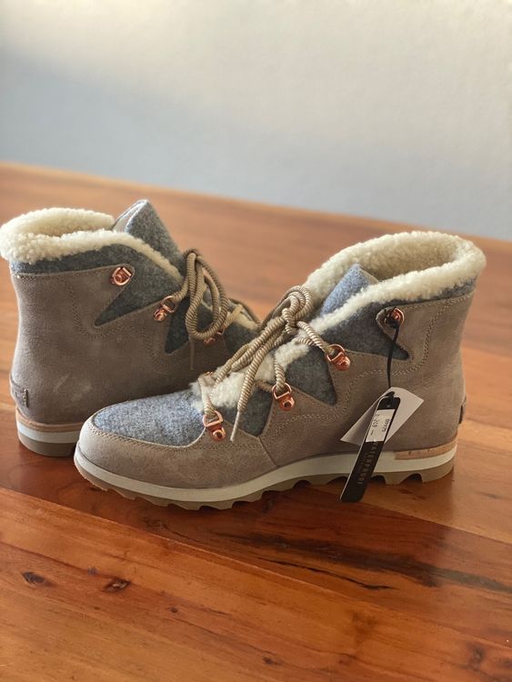 sneakchic alpine holiday boots by sorel