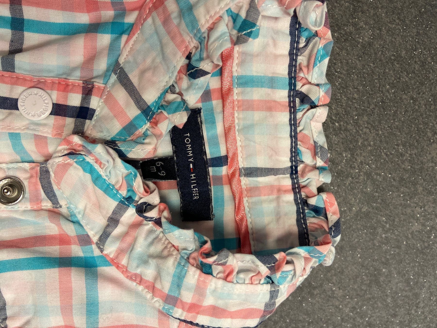 Tommy Hilfiger Camicie, Top & T-shirt: Tommy Hilfiger Shirt / Bluse 6-9 mt – Usato da Zollikerberg venduto da Boston1981 1