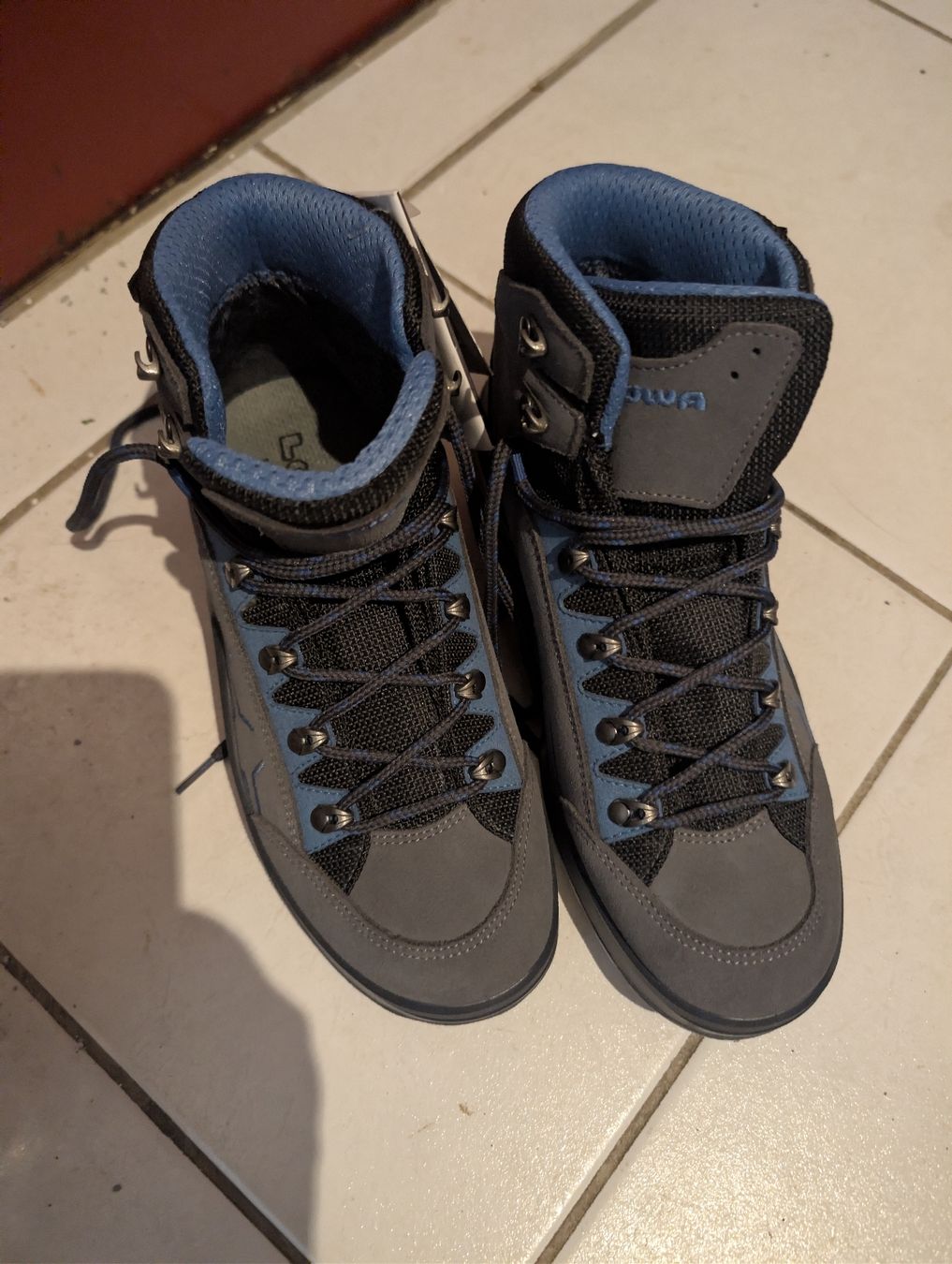 Lowa Chaussures hommes: Lowa Junior Wanderschuhe - neu – Neuf (Voir description) à Büren an der Aare par bbu22