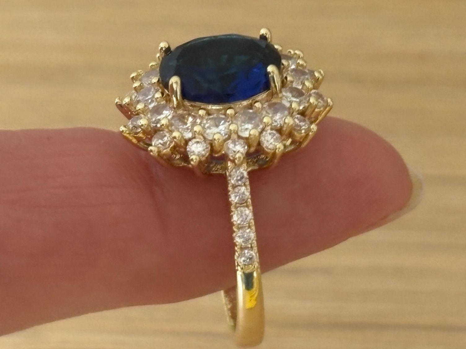 Anelli: Luxus Elegante Gr.19/9 Ring Farbe: Gold/blau – Nuovo (secondo la descrizione) da Biel-Bienne venduto da Roserosse13