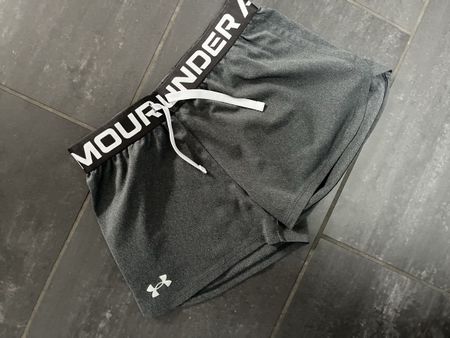 Under Armour Shorts, Grau, Grösse 140-146