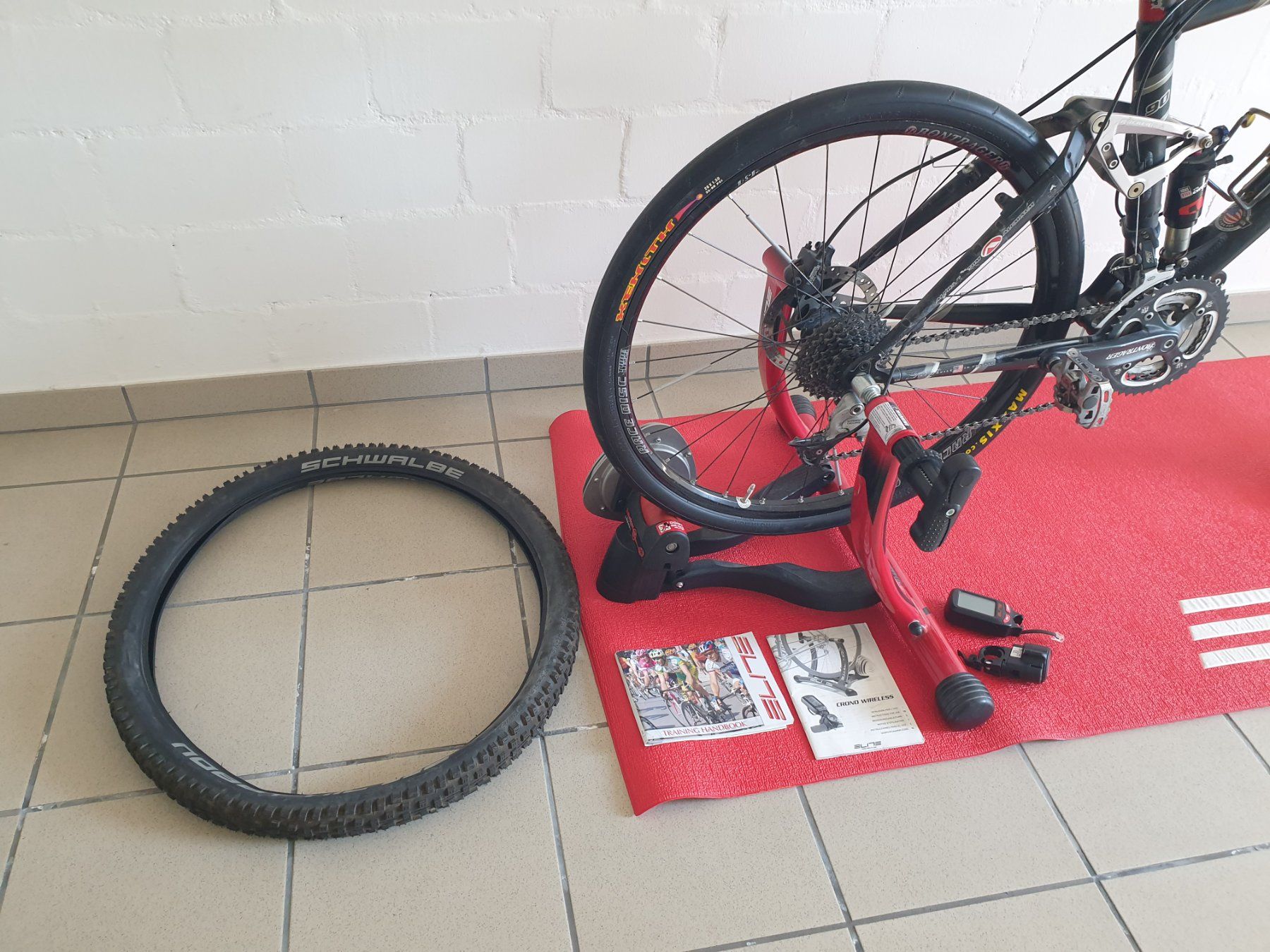 Hometrainer: Rollentrainer inklusive Mountainbike – Usato da Uznach venduto da marlenegebert 2