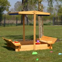 Sandkasten mit absenkbaren Dach