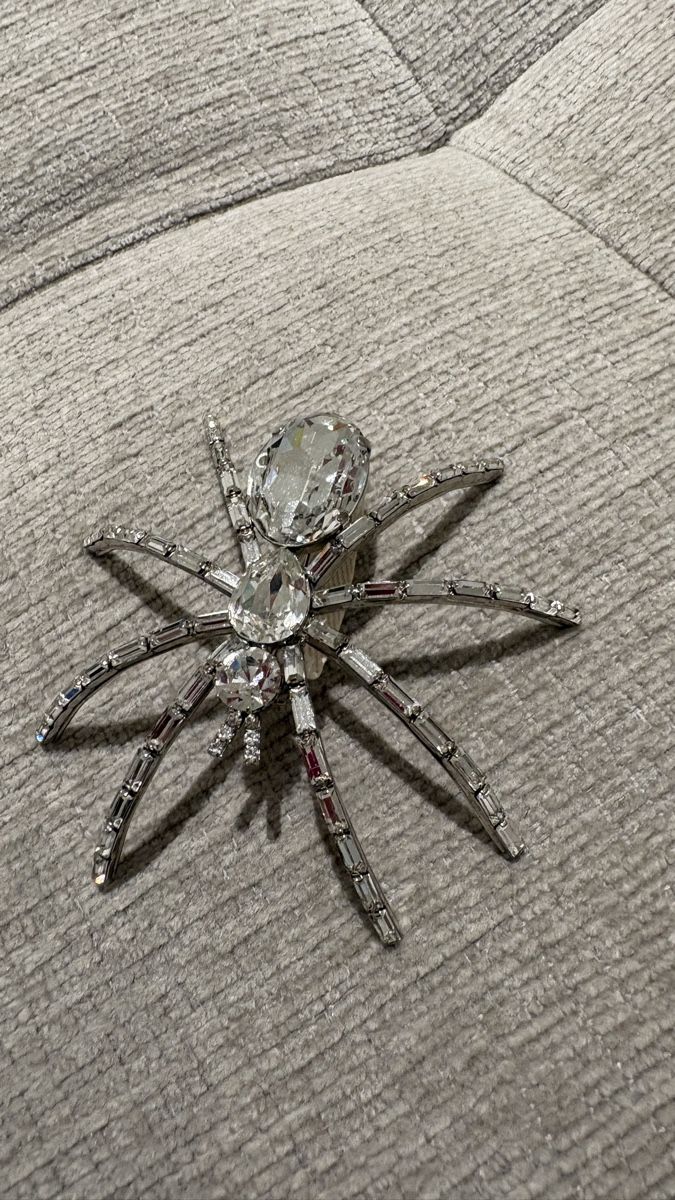 Spille & Fermagli: Brosche Spinne silberfarben mit Glassteinen – Usato da Zürich venduto da alivasalli 3