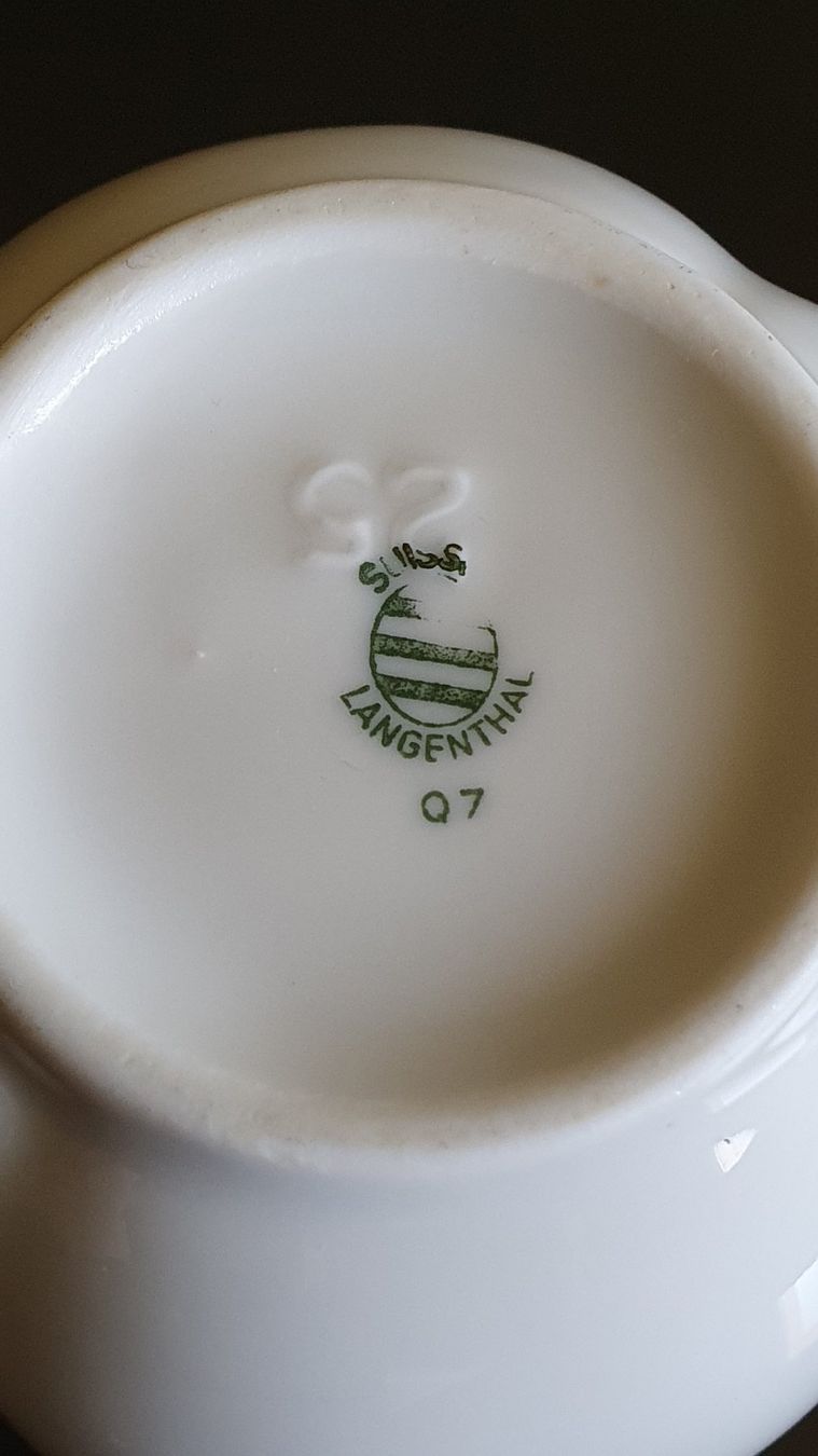 Karaffen: Porzellan Milchkrug 25cl – Gebraucht aus Giswil von online-Brockenhaus 3