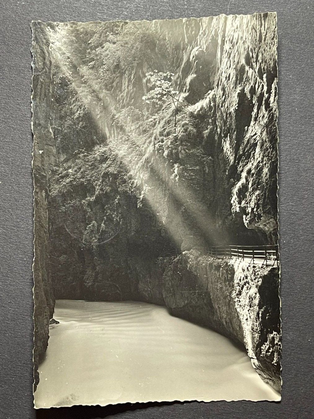 Cartes postales: Meiringen, Aareschlucht, 1950 – D'occasion à Steg VS par danwer74