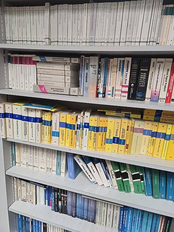 Libri: Data sheets Philips, National, TI, Intel, etc. – Usato da Lutry venduto da Matteo022 2
