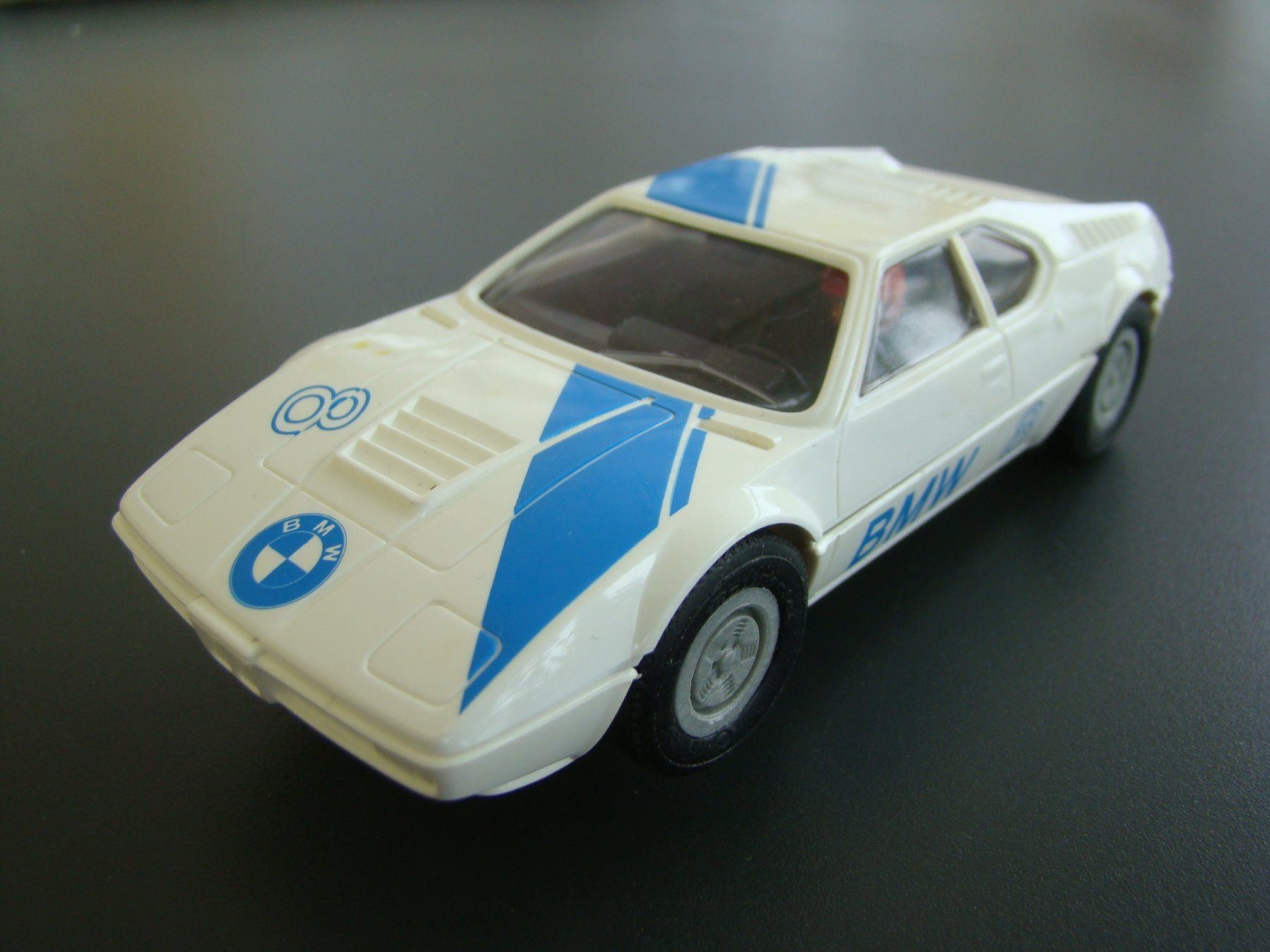 Fleischmann Piste: Fleischmann BMW M1 weiss selten 70er – Usato da Walzenhausen venduto da Vanquish711 8