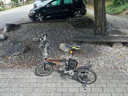 Klappbares E-Velo