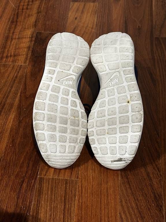 Nike Damenschuhe: Nike Roshe One 37 – Gebraucht aus Buchrain von pat4s 2