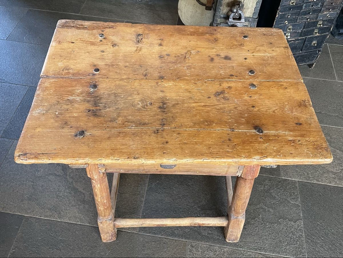 Tables: Antikes Kinder - Tischli – D'occasion à Rorschacherberg par farmer61 5