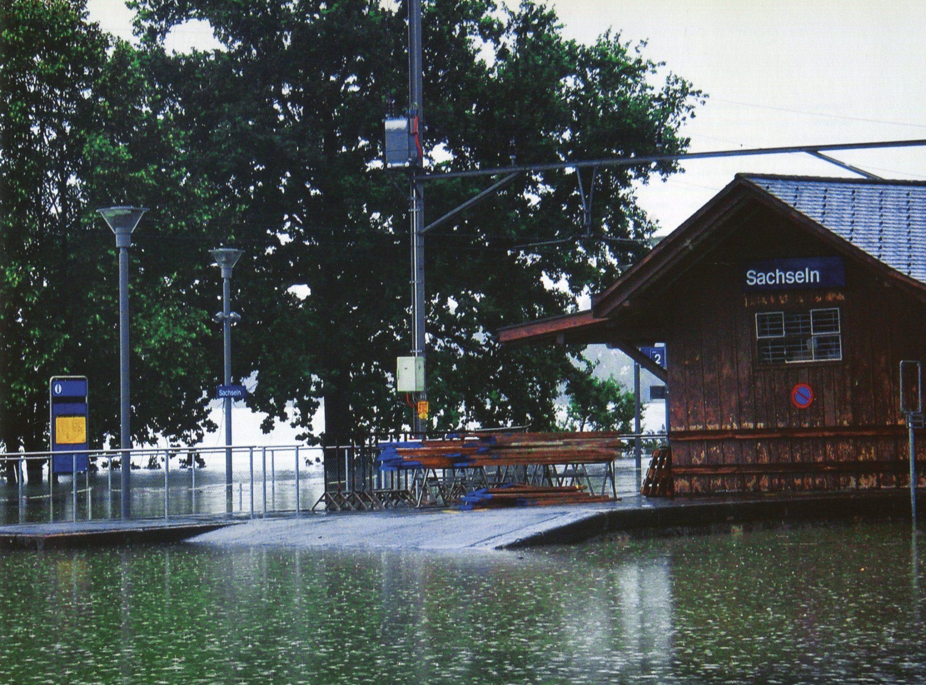 Libri: SBB CFF FFS, Fahrplanwechsel 2004 – Usato da Aarau venduto da Elmaar41 4