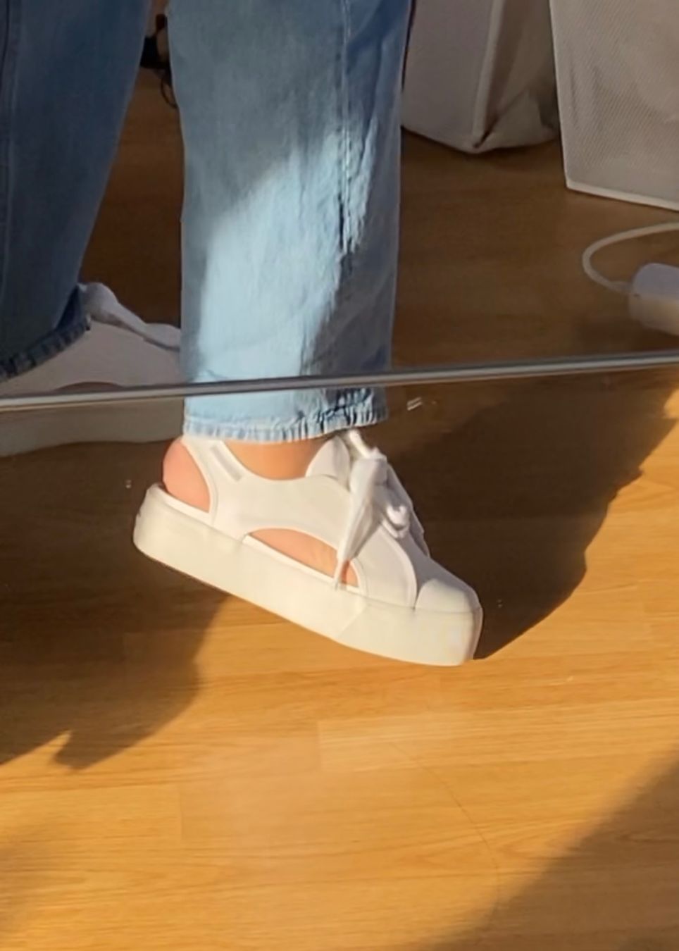 Superga Damenschuhe: Superga Sneaker Plateau – Gebraucht aus Winterthur von Flomiverse 2