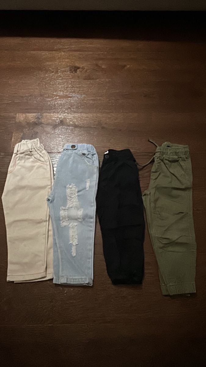 Pantaloni: Vier Hosen Grösse 92 – Usato da Birrhard venduto da Bjonda10