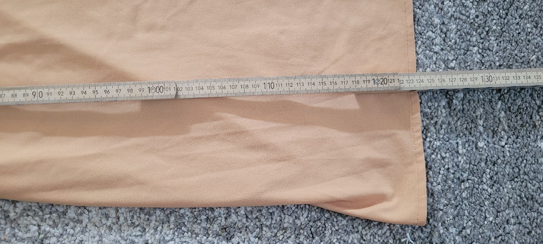 Sisley Kleider: Robe mi-transparente sisley – Gebraucht aus Farvagny-le-Grand von Nayanis 1
