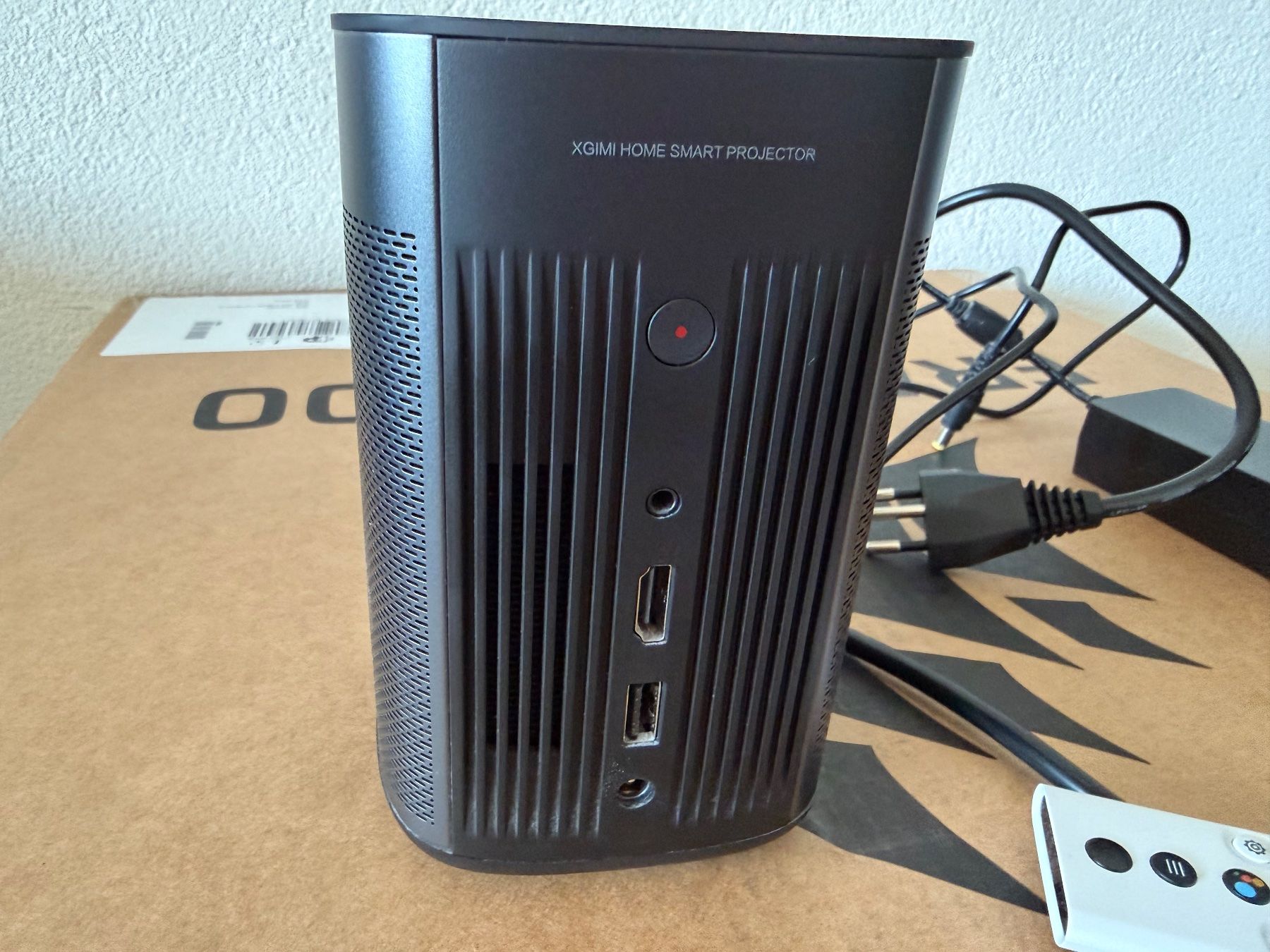 Xgimi Proiettori: Xgimi MoGo Pro+ FullHD portable projector – Usato da Marly venduto da klar_t 1
