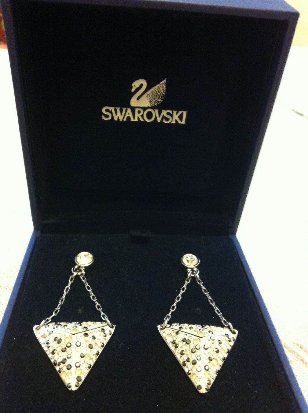 Orecchini pendenti & Orecchini a lobo: Schicke Ohrringe Swarovski – Nuovo e nell'imballaggio originale da Stäfa venduto da Exclusive0 1