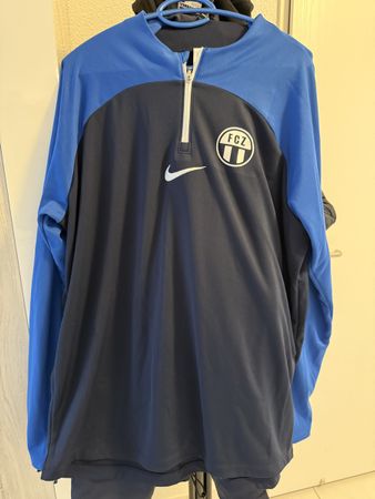 FCZ Trainingspullover blau-dunkelblau Grösse XL guter Zustan