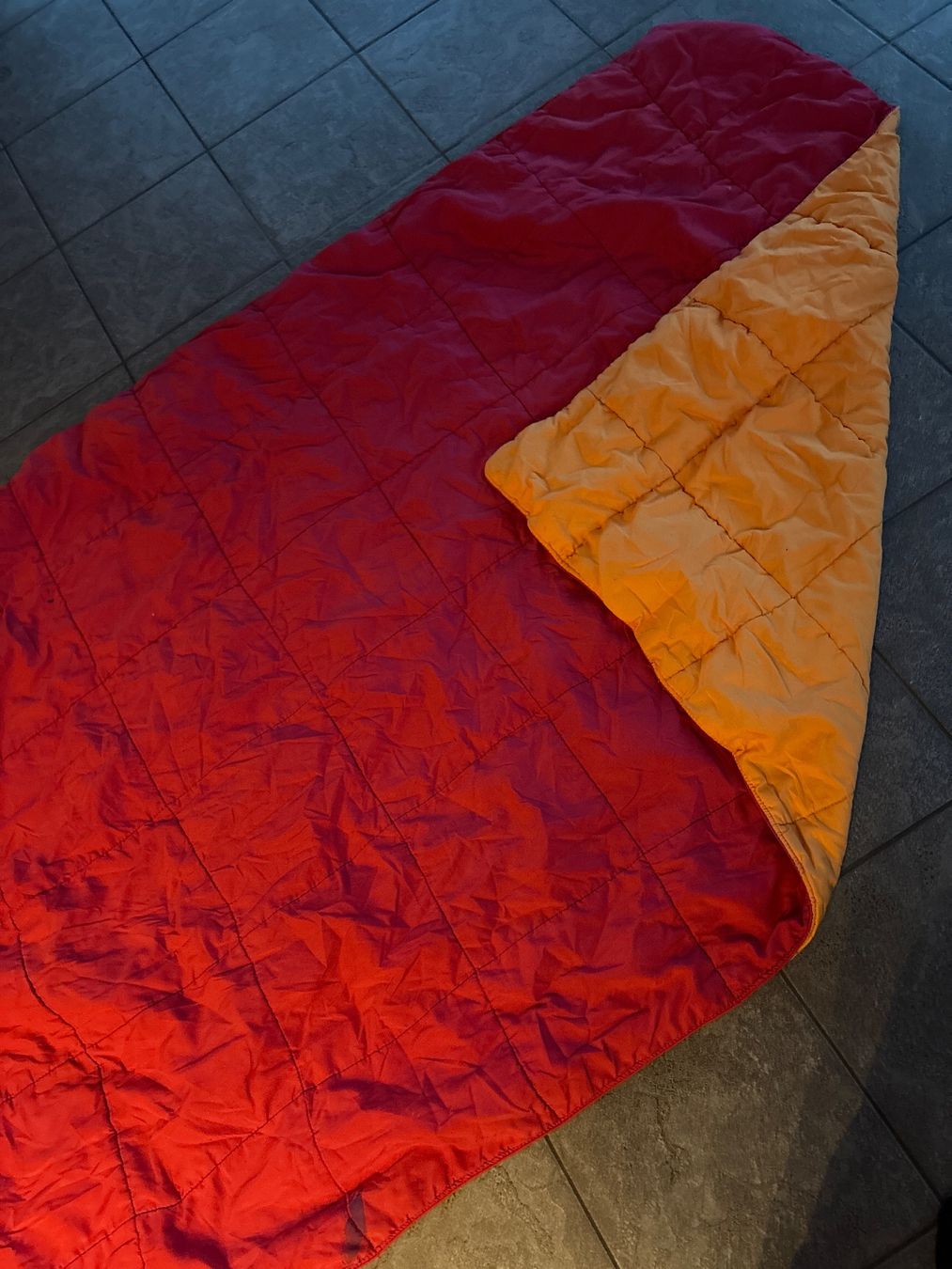 Coperte: Praktische, leichte Sommerdecke, orange/rot – Usato da Andwil SG venduto da schmei 2