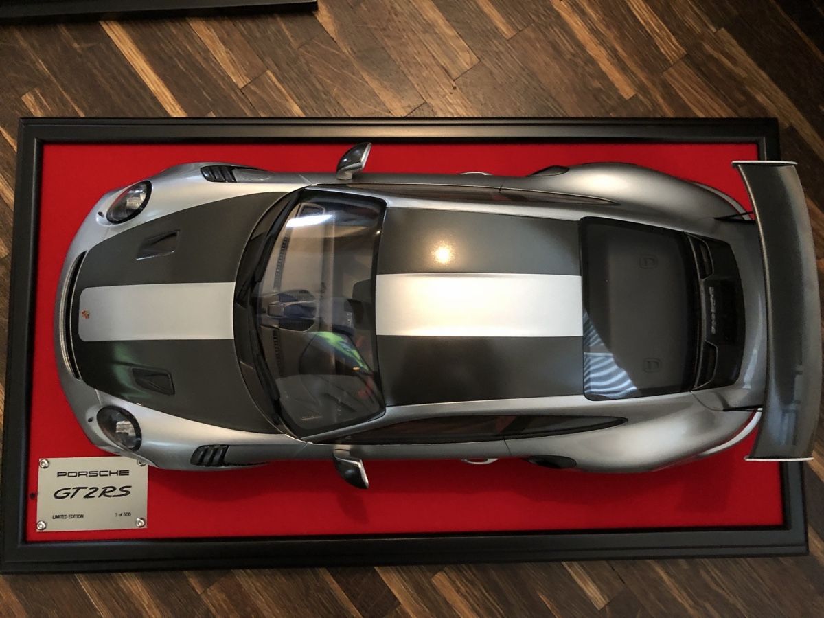 Spark Modellini d'auto: Porsche GT2 RS 1:12 Spark – Nuovo (secondo la descrizione) da Andwil TG venduto da LBJ1981 3