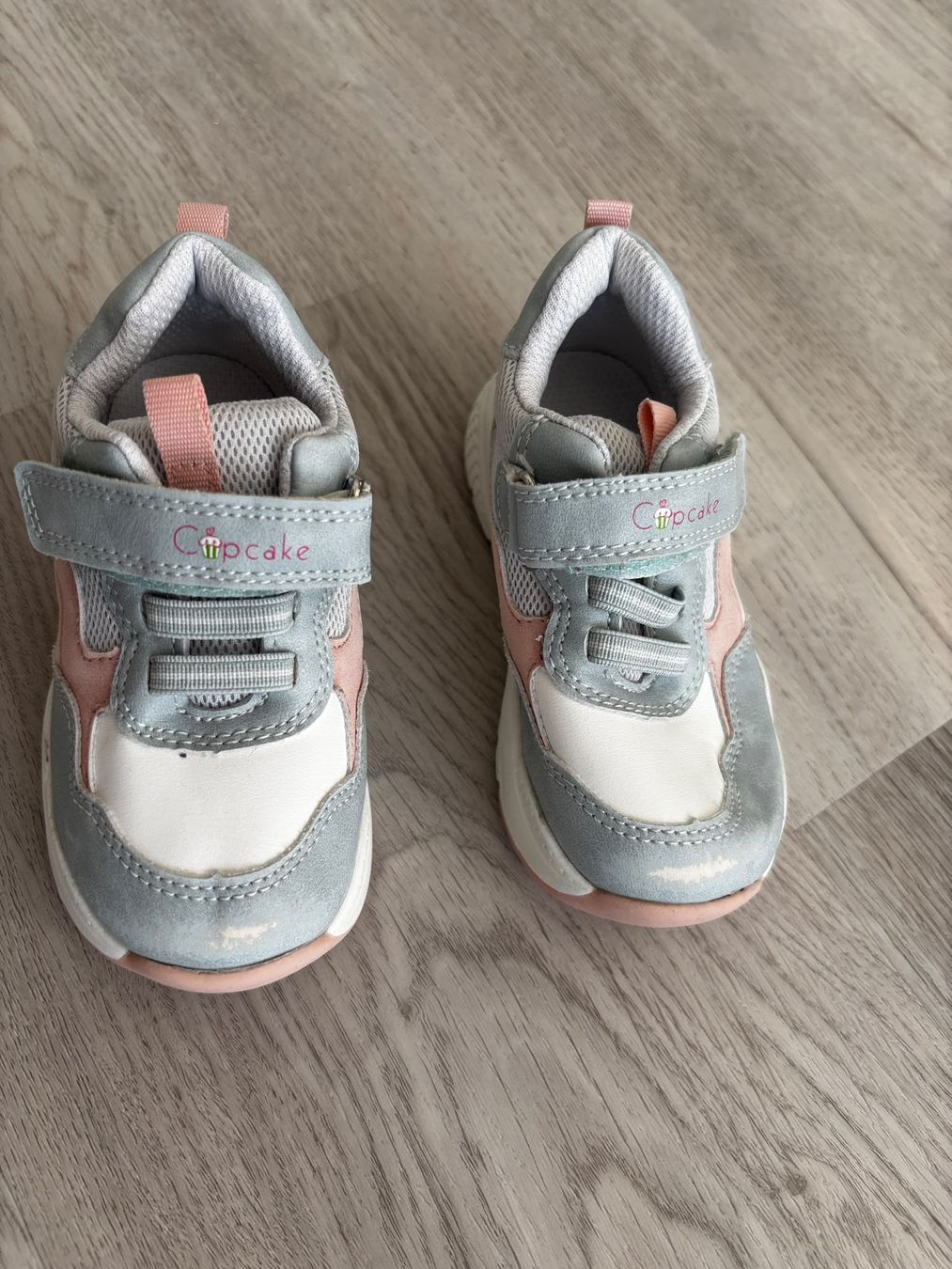 Schuhe für Jungen: Kindersneaker, Gr. 22 – Gebraucht aus Hochfelden von rub_rnw5 5