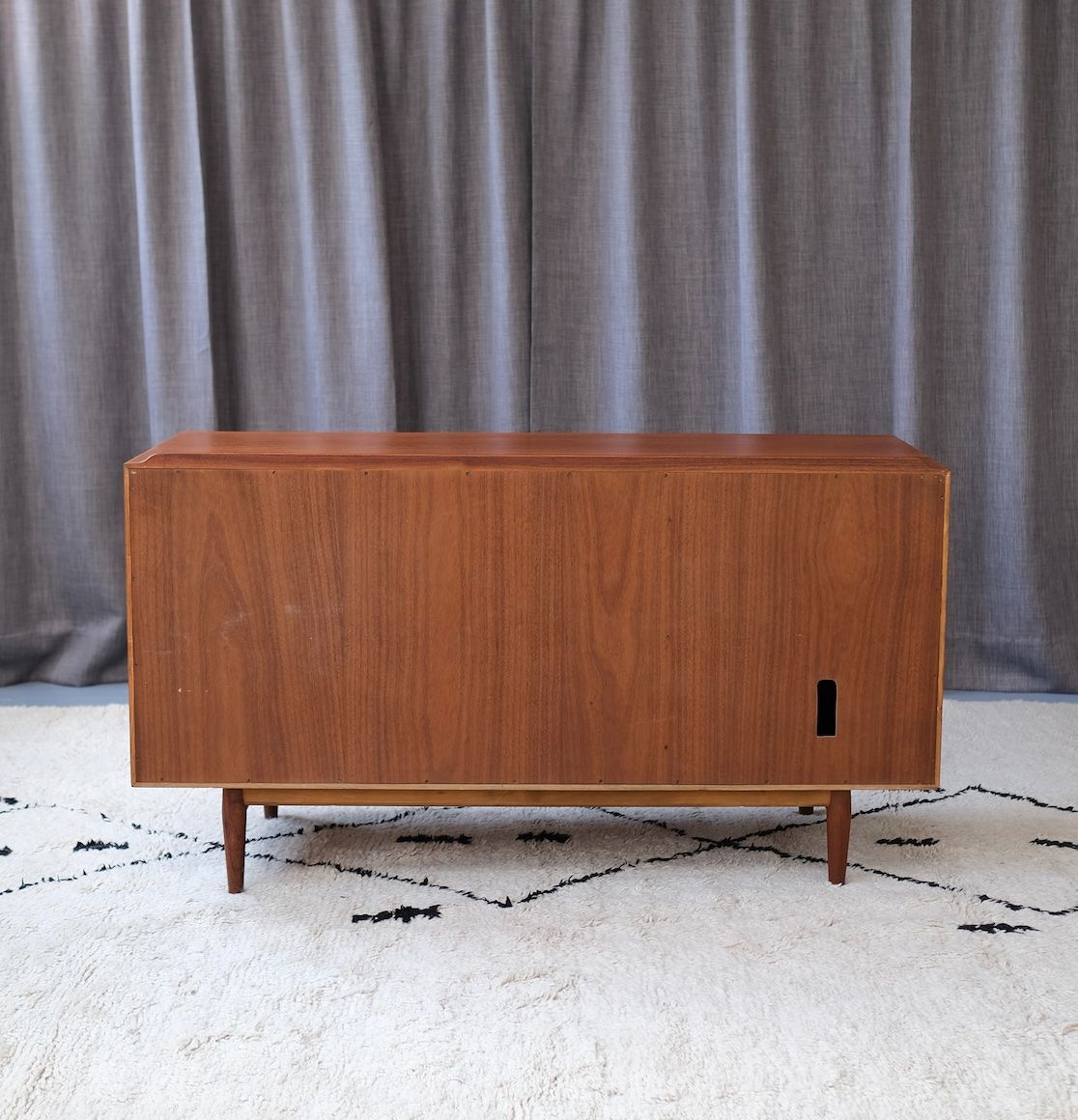 Credenze: Arne Vodder Modell OS11 Sideboard / Sibast, Denmark – Usato da Bern venduto da Zmodern_VIN 9